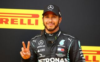 Lewis Hamilton Resmi Kembali Perkuat Tim Mercedes - JPNN.com