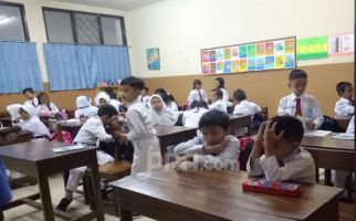 Waduh, Banyak Sekolah di Zona Kuning dan Merah Nekat Tatap Muka - JPNN.com