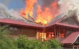 Pesantren Darul Arafah Sumut Habis Terbakar, Bangunan Tinggal Puing - JPNN.com