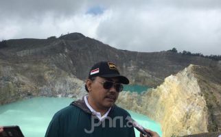 Berkunjung ke Danau Kelimutu, Gus Jazil Dorong Tempat Wisata di Wilayah Zona HIjau Segera Dibuka - JPNN.com