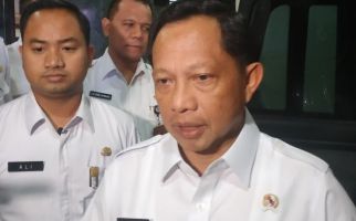 Paparan Belum Didengarkan, Jokowi Langsung Tegur Tito Karnavian - JPNN.com
