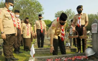 Jelang Hari Pramuka, Buwas Ziarah ke Taman Makam Pahlawan - JPNN.com