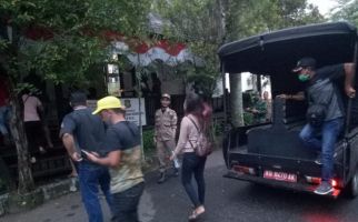 Dua ABG Kepergok di Kamar Hotel, Digelandang Satpol PP, Lihat Fotonya - JPNN.com