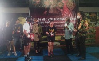Petinju Wanita Indonesia Ini Selangkah Lagi Juara Dunia - JPNN.com