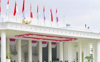 Pasukan TNI dari 3 Matra Masuk ke Lapangan di Istana Merdeka, Pak Jokowi Pantau dari Kejauhan - JPNN.com