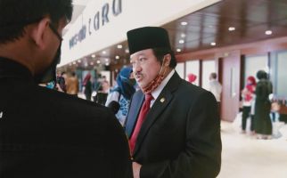 Idris Laena: Ada yang Terasa Kurang kalau Tak Pakai Masker - JPNN.com