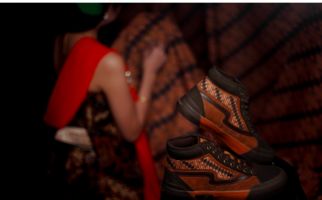 Patrobas Meluncurkan El Clasico, Sepatu Keren Karya Anak Bangsa - JPNN.com
