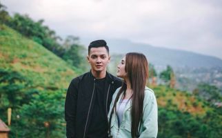 5 Fakta Kabar Pernikahan Dory Harsa dan Nella Kharisma - JPNN.com