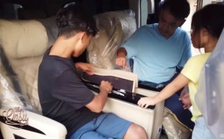 Betrand Peto Melongo Lihat Mewahnya Mobil Baru Ruben Onsu, Seperti di Pesawat - JPNN.com