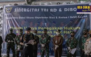 Bea Cukai Gandeng TNI, Gagalkan Penyelundupan Tekstil Senilai Rp 13,6 Miliar - JPNN.com