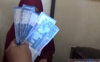 Wanita Berjilbab Ditangkap Pedagang Usai Belanja, Bukan karena Mencuri - JPNN.com