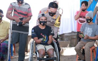 Penyandang Disabilitas Terharu, Anggap Irjen Iqbal sebagai Ayah - JPNN.com