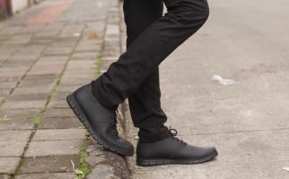10 Rekomendasi Merek Sepatu Kulit Pria Terbaik, Bikin Percaya Diri - JPNN.com