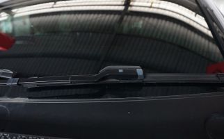 Jangan Biarkan Tabung Air Wiper Mobil Kosong, Ini Dampaknya - JPNN.com