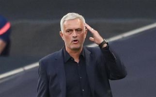 Jose Mourinho Tegaskan Fenerbahce Bermain Jauh Lebih Baik Dibanding MU - JPNN.com