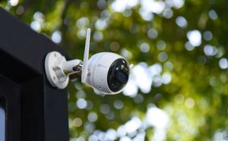 Ezviz C3X, Kamera Pengawas dengan Lensa Ganda - JPNN.com