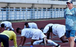 Imbang Tanpa Gol Lawan Sriwijaya FC, Pelatih Persib: Ini Pelajaran Berharga - JPNN.com