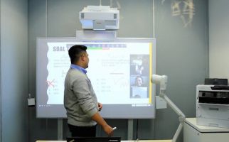 Ciptakan PJJ yang Interaktif dan Menyenangkan Bagi Siswa dengan Proyektor Epson Interaktif EB-1485Fi - JPNN.com