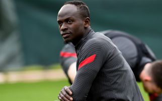 COVID-19 Menggerogoti Liverpool, Giliran Sadio Mane jadi Korban - JPNN.com