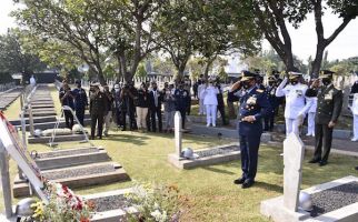 KSAL Laksamana Yudo Dampingi Panglima TNI Ziarah ke Taman Makam Pahlawan - JPNN.com