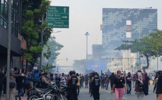 Di Simpang Harmoni Bentrok Polisi dengan Massa Pecah, Begini Suasananya - JPNN.com