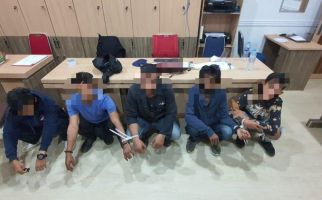Mereka Bawa Senjata Tajam, Menyusup ke Pedemo, Nih Penampakannya - JPNN.com
