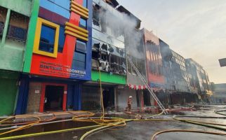 Grand Theater Senen Dibakar Massa, 4 Ruko Ikut Hangus - JPNN.com