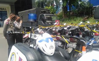 Puluhan Motor Diamankan Polisi Pascademo Rusuh Tolak UU Cipta Kerja - JPNN.com