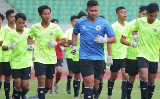 Kiper Timnas Indonesia U-19 Adi Satryo: Pelatih Shin Tae Yong Minta Kiper Ikut Bangun Serangan - JPNN.com
