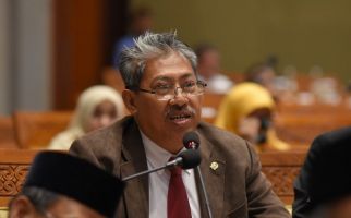 Mulyanto PKS Menagih Janji Pemerintah Mengalihkan Pasokan Industri ke Medis - JPNN.com