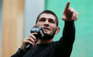 Khabib Nurmagomedov Beri Klarifikasi Seusai Viral Gegara Diusir dari Pesawat - JPNN.com