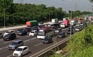 Libur Panjang, Tol Jakarta-Cikampek Arah Jawa Padat - JPNN.com