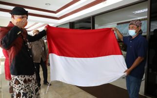 Ganjar Pranowo Diadang Eks Napi Terorisme Jelang Upacara Sumpah Pemuda, Langsung Hormat - JPNN.com