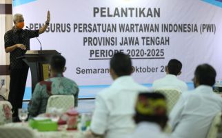 Hadiri Pelantikan Pengurus PWI Jateng, Ganjar Pranowo Berpesan Begini - JPNN.com