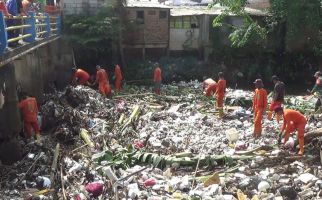 Sampah di Kota Bekasi Meningkat Selama Momen Lebaran 2022 - JPNN.com