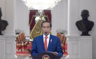 Kinerja Perdagangan Kembali Surplus, Tim Ekonomi Jokowi Tuai Pujian - JPNN.com