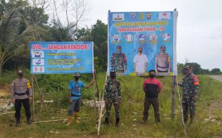 Cegah Covid-19, Ini yang Dilakukan Prajurit TNI-Polri di Kecamatan Paloh - JPNN.com