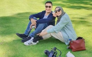 3 Berita Artis Terheboh: Istri Arie Untung Minta Cerai usai DIajak Berhijrah, Nikita Mirzani Beri Saran - JPNN.com