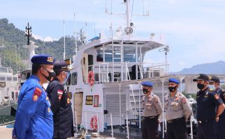 Bea Cukai dan Polairud Gelar Patroli Laut Bersama - JPNN.com