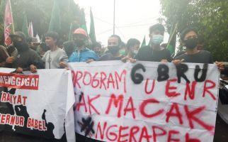 Tak Puas Kepemimpinan Erzaldi, Masyarakat Babel Menggugat Beraksi di Depan Kantor Gubernur - JPNN.com