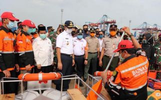 Antisipasi Banjir, Baznas Bazis DKI Jakarta Berikan 35 Unit Perahu Recycle ke Kelurahan Rawan Banjir - JPNN.com
