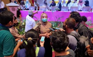 Gandeng PGRI, Iis Edhy Prabowo Sosialisasikan 4 Pilar kepada Kalangan Guru Kabupaten Bandung - JPNN.com