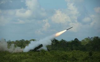Lihat Nih, Yonarmed-1 Tembakkan Roket Astros, Dahsyat! - JPNN.com