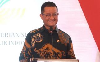 Top, Mensos Juliari Batubara Raih Predikat 'Menteri Terpopuler di Media Digital 2020' - JPNN.com