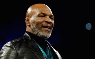 Penyebab Insiden Berdarah Mike Tyson dengan Pria Mabuk di Dalam Pesawat, Sempat Ditahan - JPNN.com