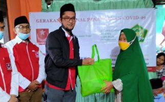 Pemuda Muslim Bagikan Ratusan Paket Sembako dan Santuni Anak Yatim - JPNN.com