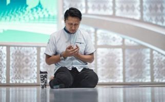 Doa Arie Untung di Tengah Heboh Bentrok Polisi dengan FPI - JPNN.com