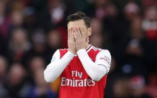 Lho, Kenapa Arsenal Membekukan Mesut Ozil? - JPNN.com