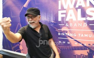 Iwan Fals Sindir Kelakuan Menteri Korupsi Lewat Lagu, Begini Liriknya - JPNN.com
