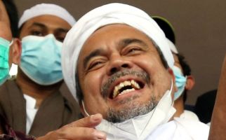 Habib Rizieq Tetap Tersenyum, Anggap Kasus yang Dihadapi Urusan Politik - JPNN.com